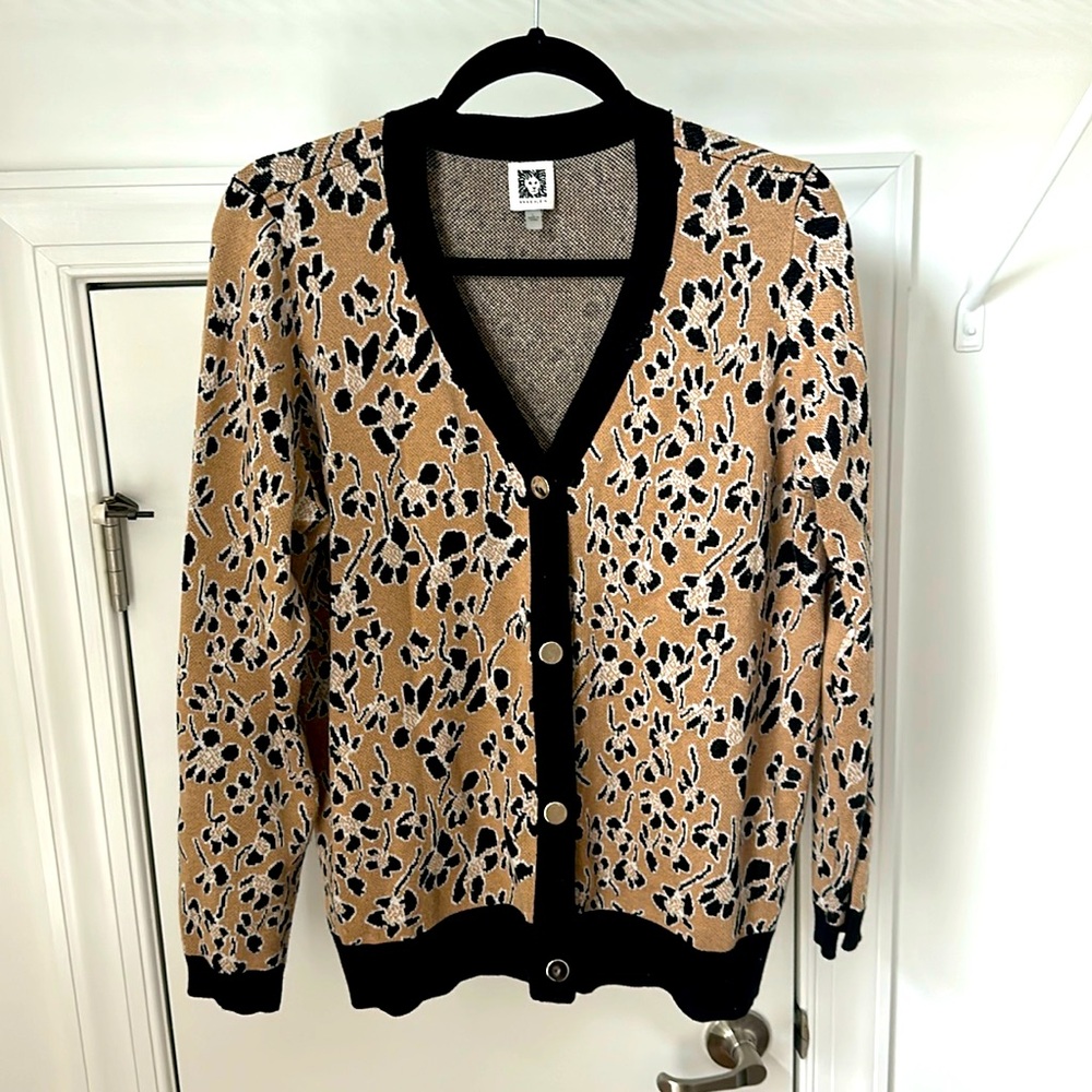 Anne Klein cardigan. Black floral print. Size L.